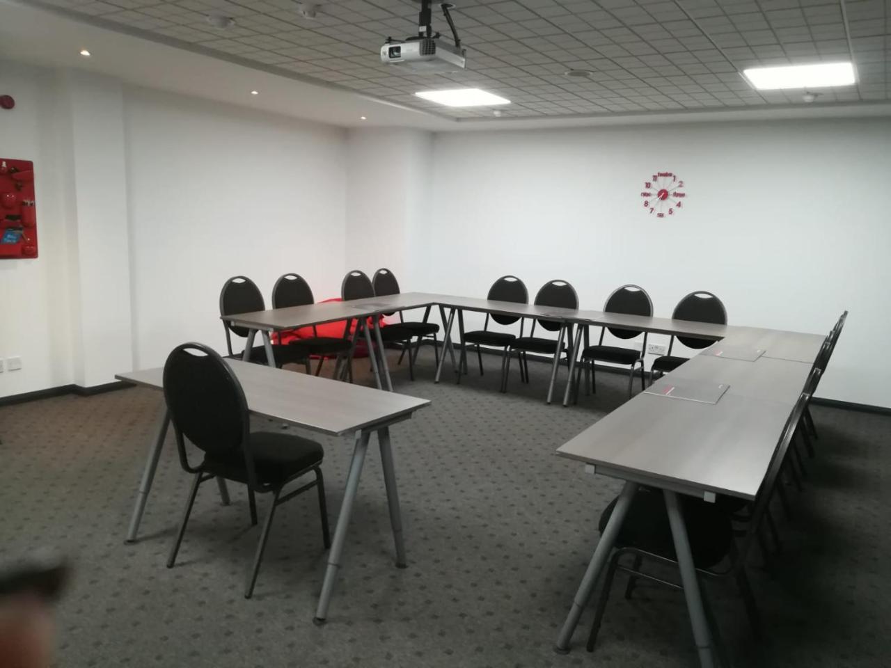 Ibis Chesterfield North - Barlborough Dış mekan fotoğraf